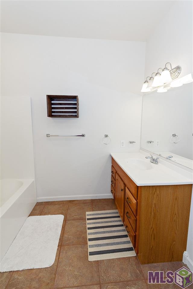 28255 Henry White Road Albany, LA 70711 - Photo 14 of 22 Gallery Image 14