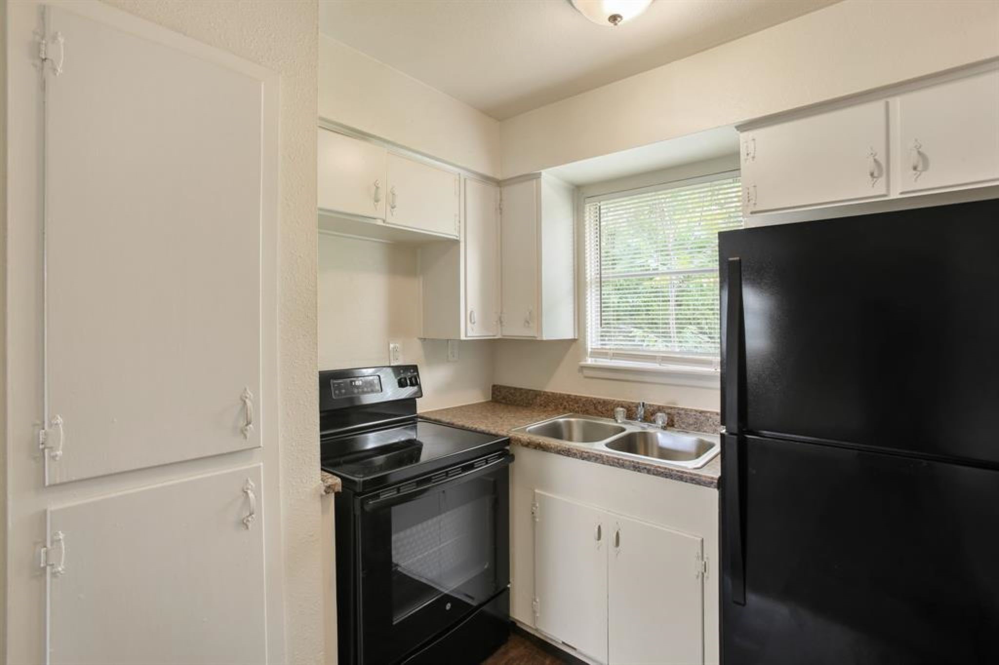 5415 3 Rd Street, Unit 3 Danbury, TX 77534 - Photo 5 of 8