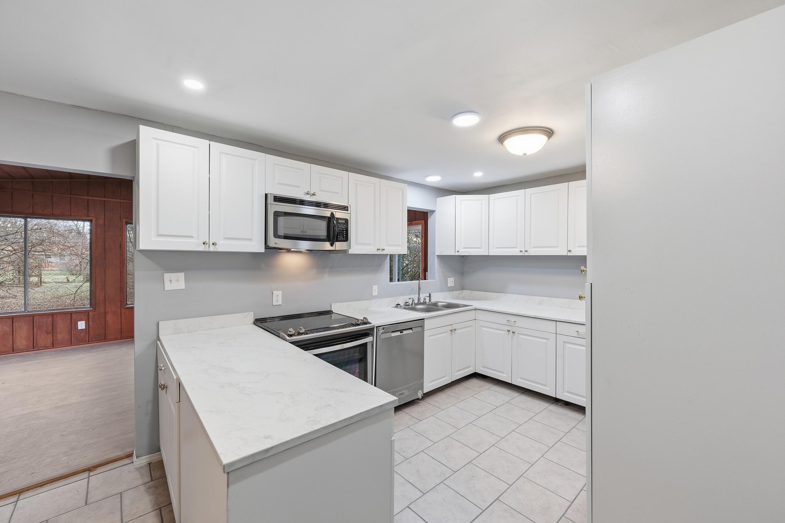 1485 Norma Road Columbus, OH 43229 - Photo 1 of 31 New Kitchen