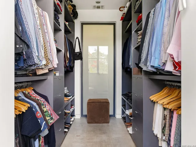 $1,000,000 | 114 Camp Street, Unit 107, San Antonio, TX 78204