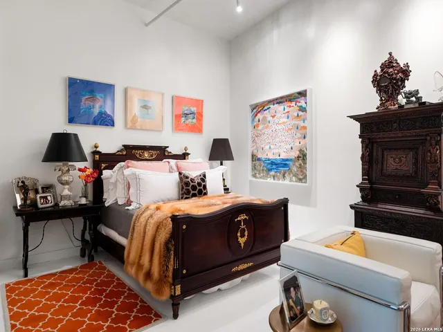 $1,000,000 | 114 Camp Street, Unit 107, San Antonio, TX 78204