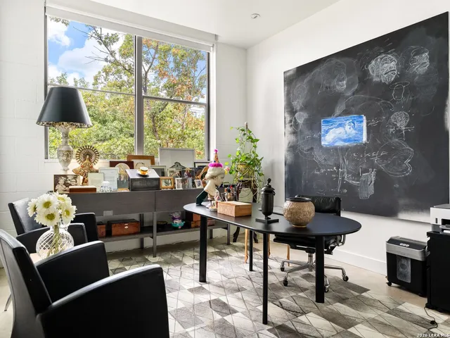 $1,000,000 | 114 Camp Street, Unit 107, San Antonio, TX 78204