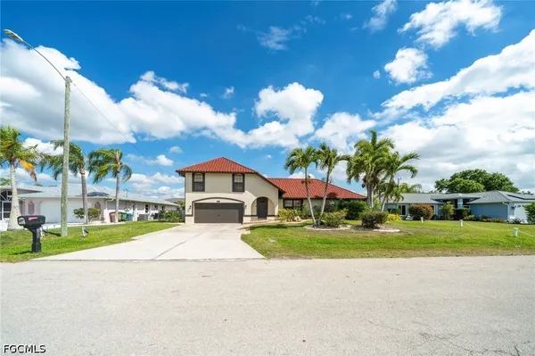 $2,200 | 305 Southeast 19th Terrace, Cape Coral, FL 33990
