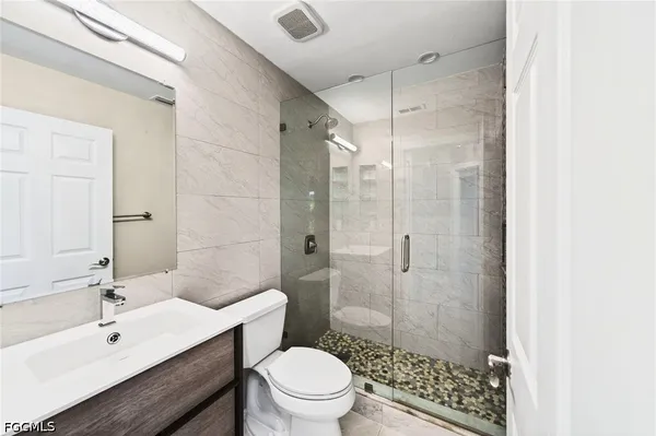 $2,200 | 305 Southeast 19th Terrace, Cape Coral, FL 33990
