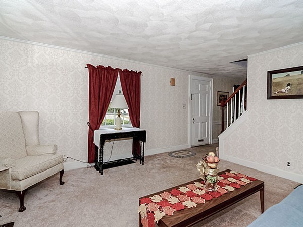 55 Ellery Road Waltham, MA 02453 - Photo 6 of 30 Gallery Image 6