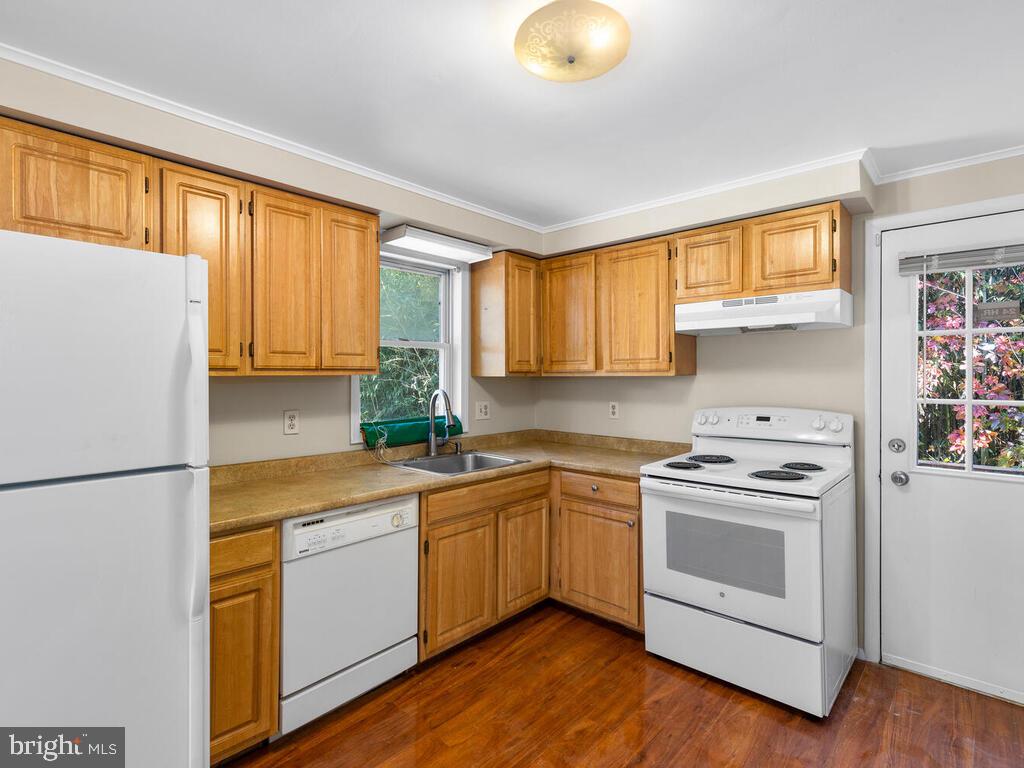812 Cannon Road Silver Spring, MD 20904 - Photo 8 of 30