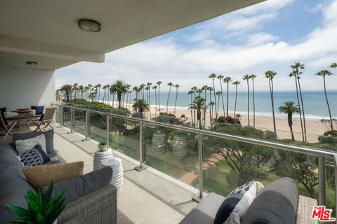 $2,900,000 | 535 Ocean Avenue, Unit 8A, Santa Monica, CA 90402