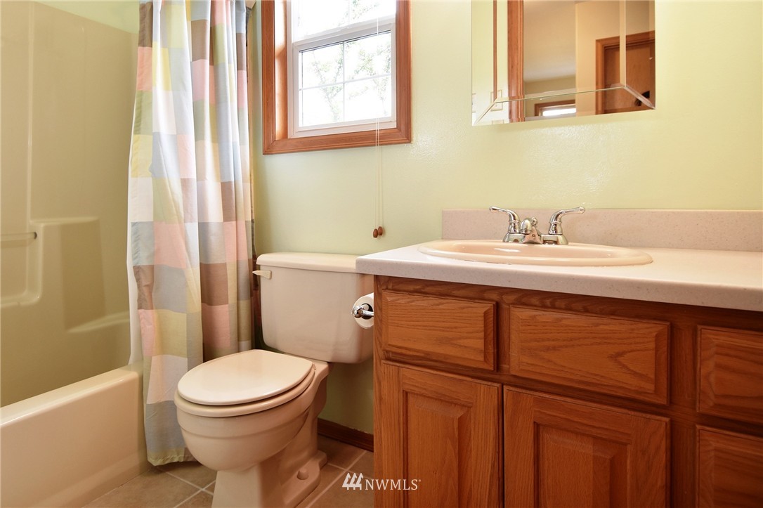7803 196th Street Southwest, Unit B Edmonds, WA 98026 - Photo 13 of 16 Gallery Image 13