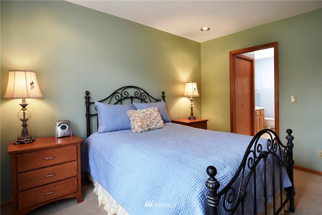7803 196th Street Southwest, Unit B Edmonds, WA 98026 - Photo 9 of 16 Gallery Image 9