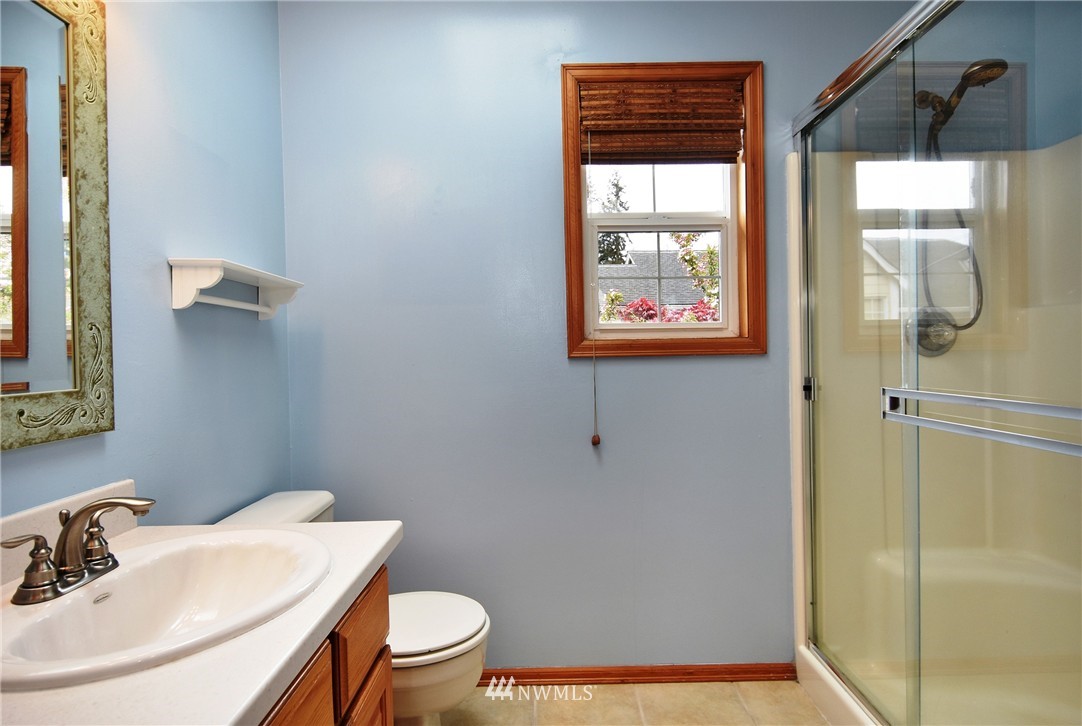 7803 196th Street Southwest, Unit B Edmonds, WA 98026 - Photo 10 of 16 Gallery Image 10