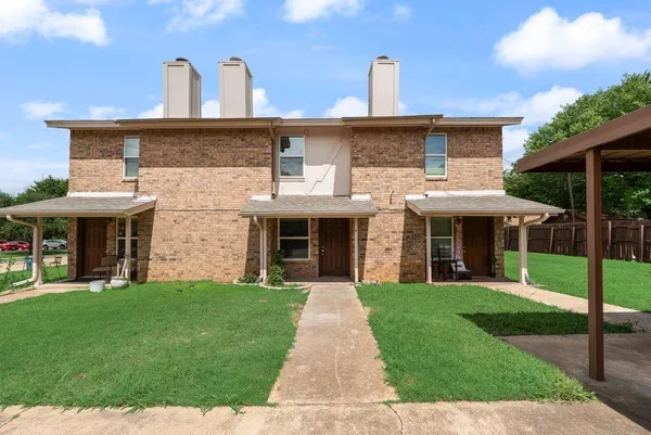 $1,525 | 105 Wildwood Court, Grapevine, TX 76051