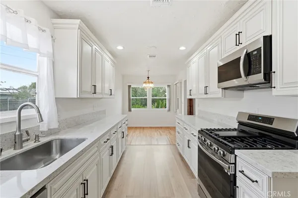$4,100 | 15853 Romar Street, North Hills, CA 91343
