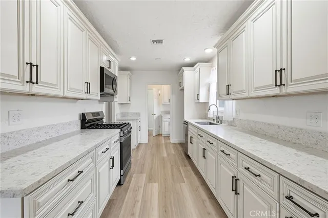 $4,500 | 15853 Romar Street, North Hills, CA 91343