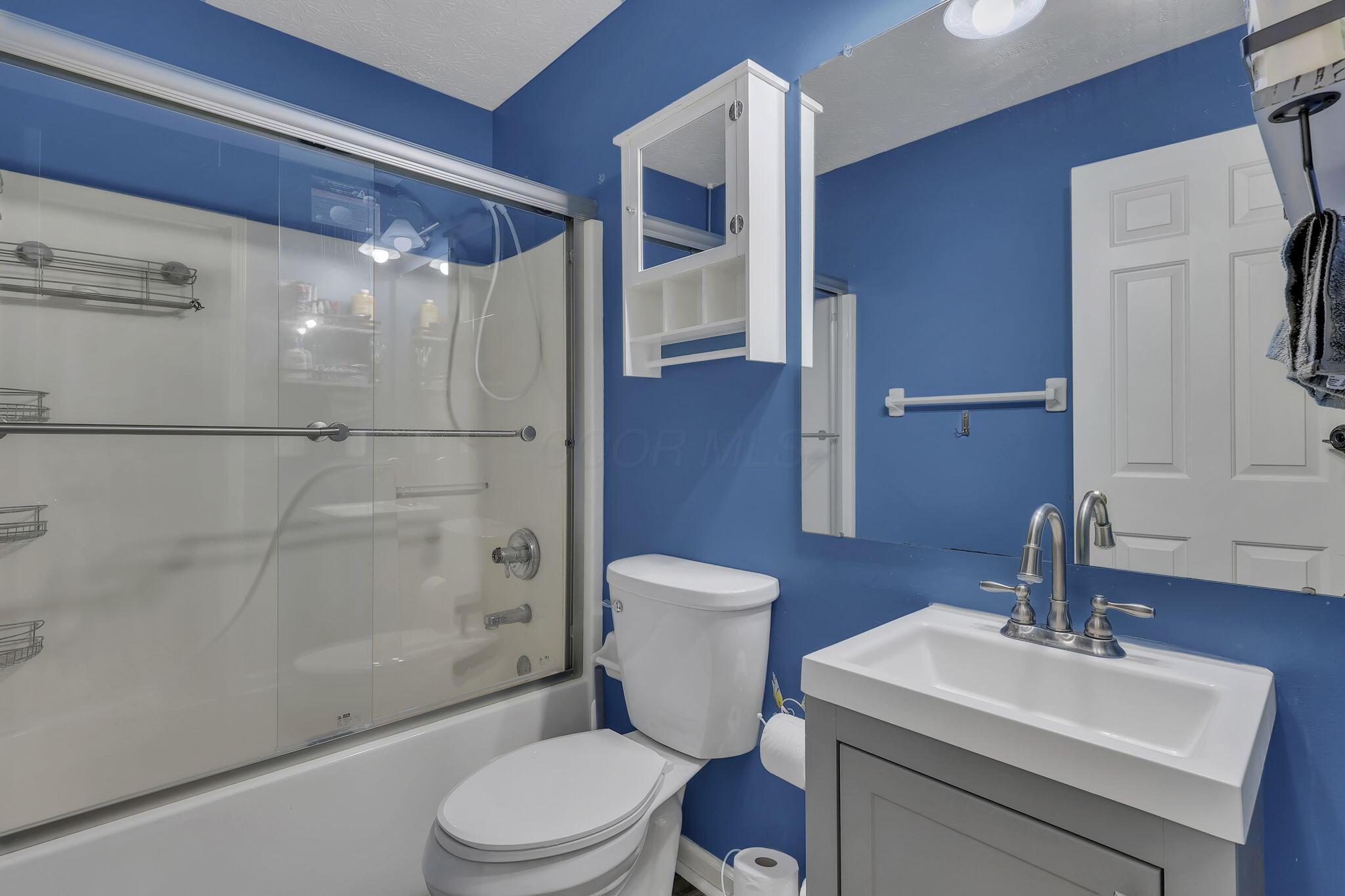 6690 Watkins Road Southwest Pataskala, OH 43062 - Photo 39 of 83 Bathroom #1