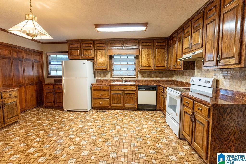 605 Magnolia Avenue Oneonta, AL 35121 - Photo 8 of 28