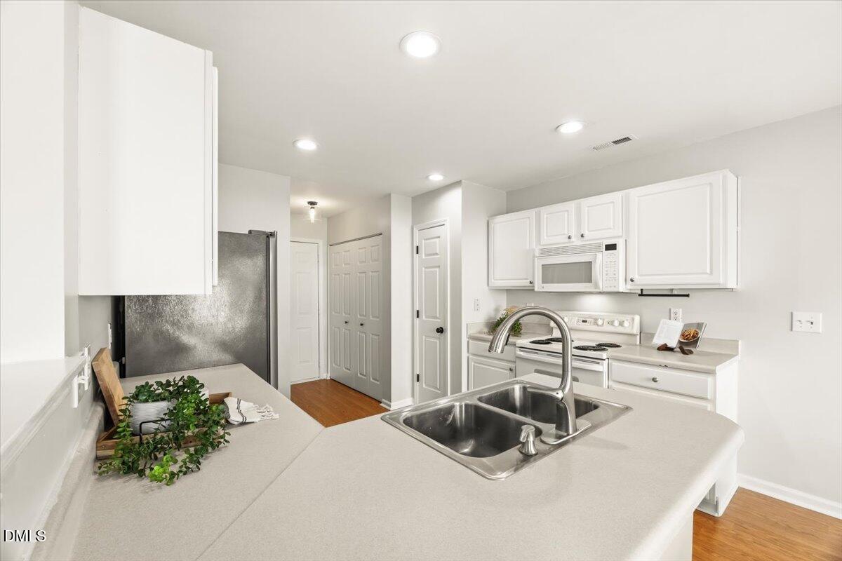 5534 Golden Moss Trail Raleigh, NC 27613 - Photo 6 of 19 15-P1311519