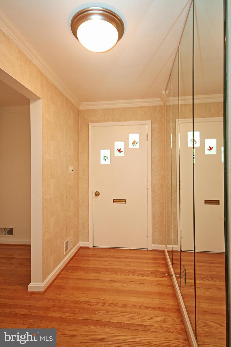 3224 North Glebe Road Arlington, VA 22207 - Photo 2 of 30 Interior (General)