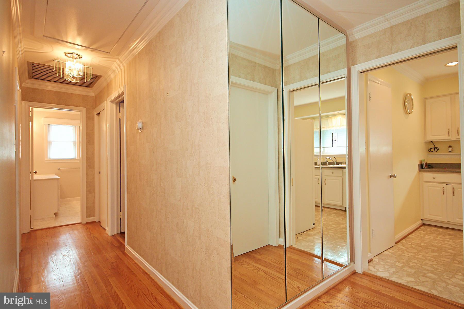 3224 North Glebe Road Arlington, VA 22207 - Photo 3 of 30 Interior (General)