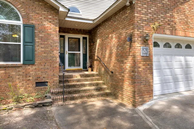 $329,000 | 824 Bentwood Circle, Manning, SC 29102