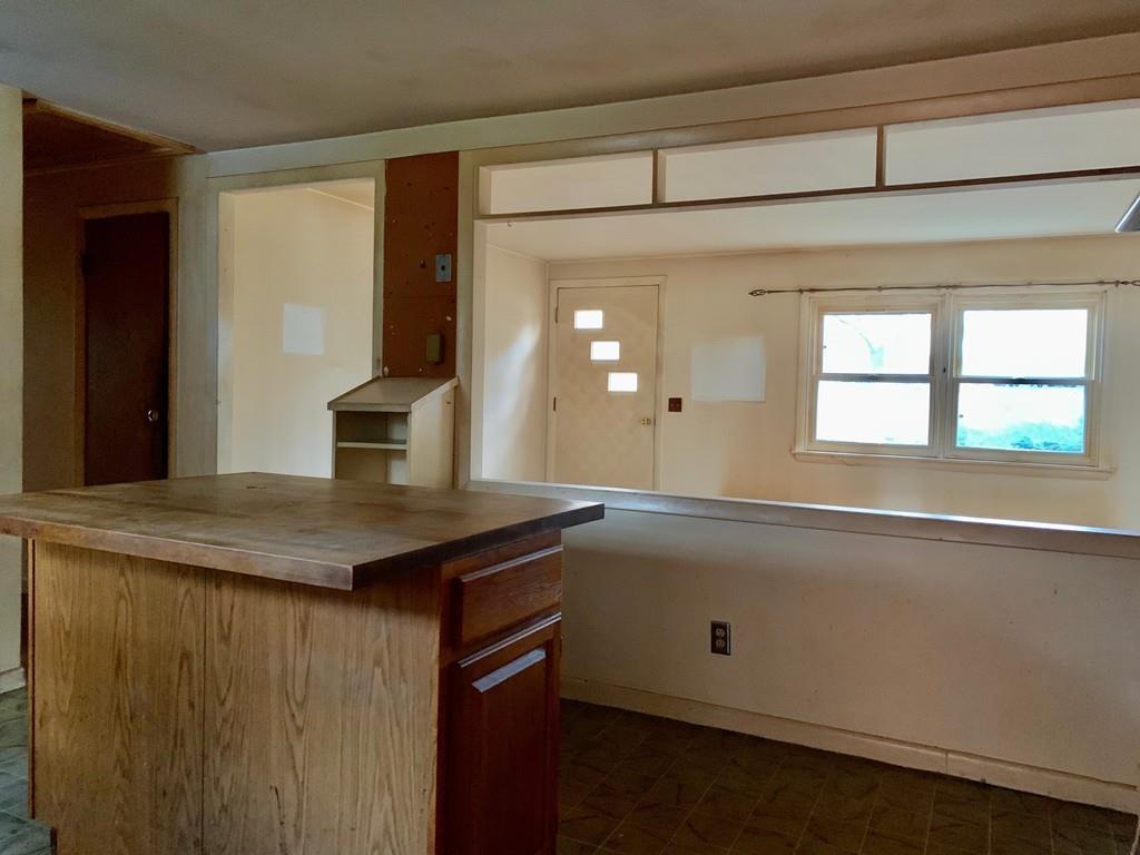 64 Greenwich Road Amherst, MA 01002 - Photo 5 of 19 Gallery Image 5