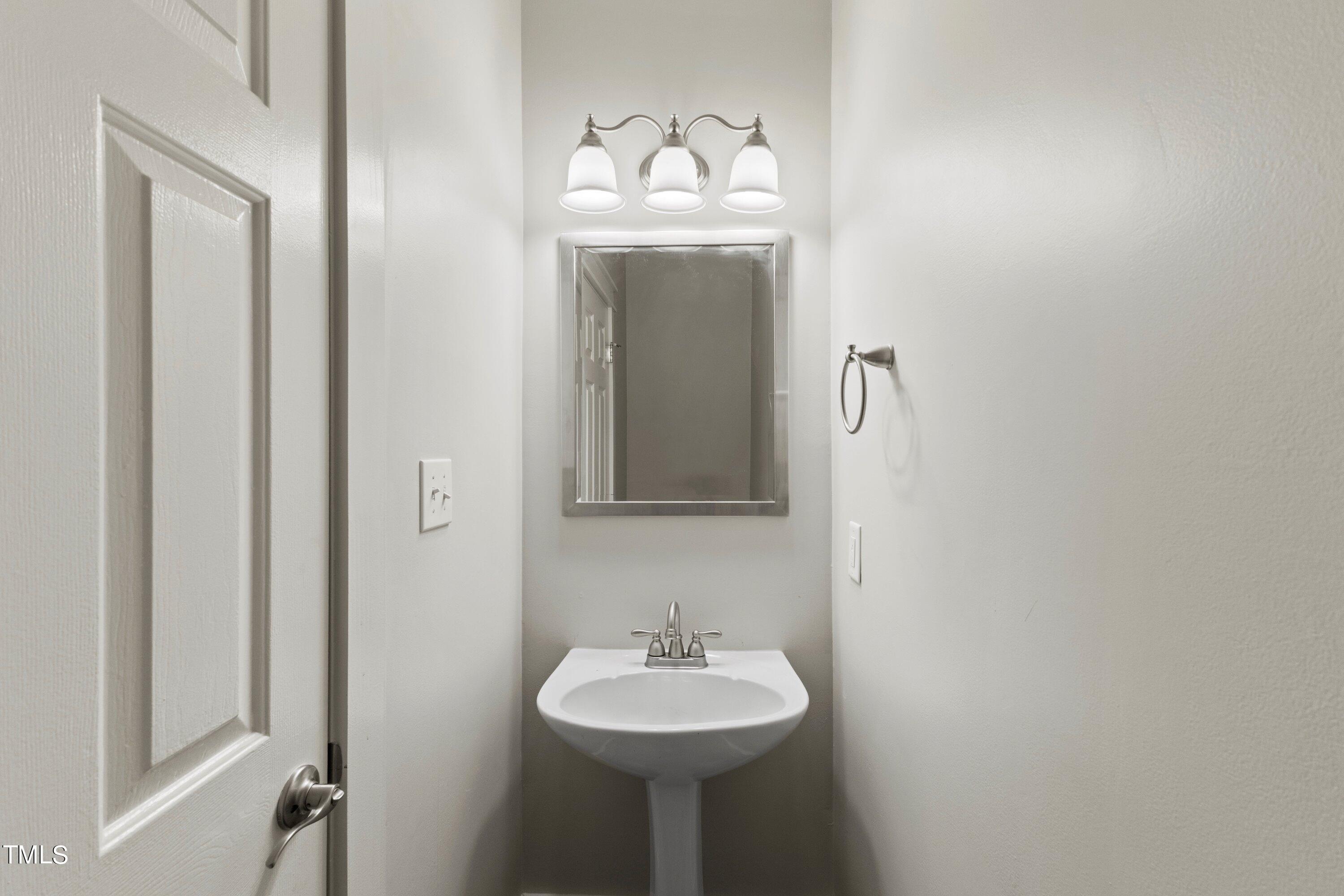 7408 Lakefall Drive Wake Forest, NC 27587 - Photo 14 of 65 37-202404187408 Lakefall Dr_0017