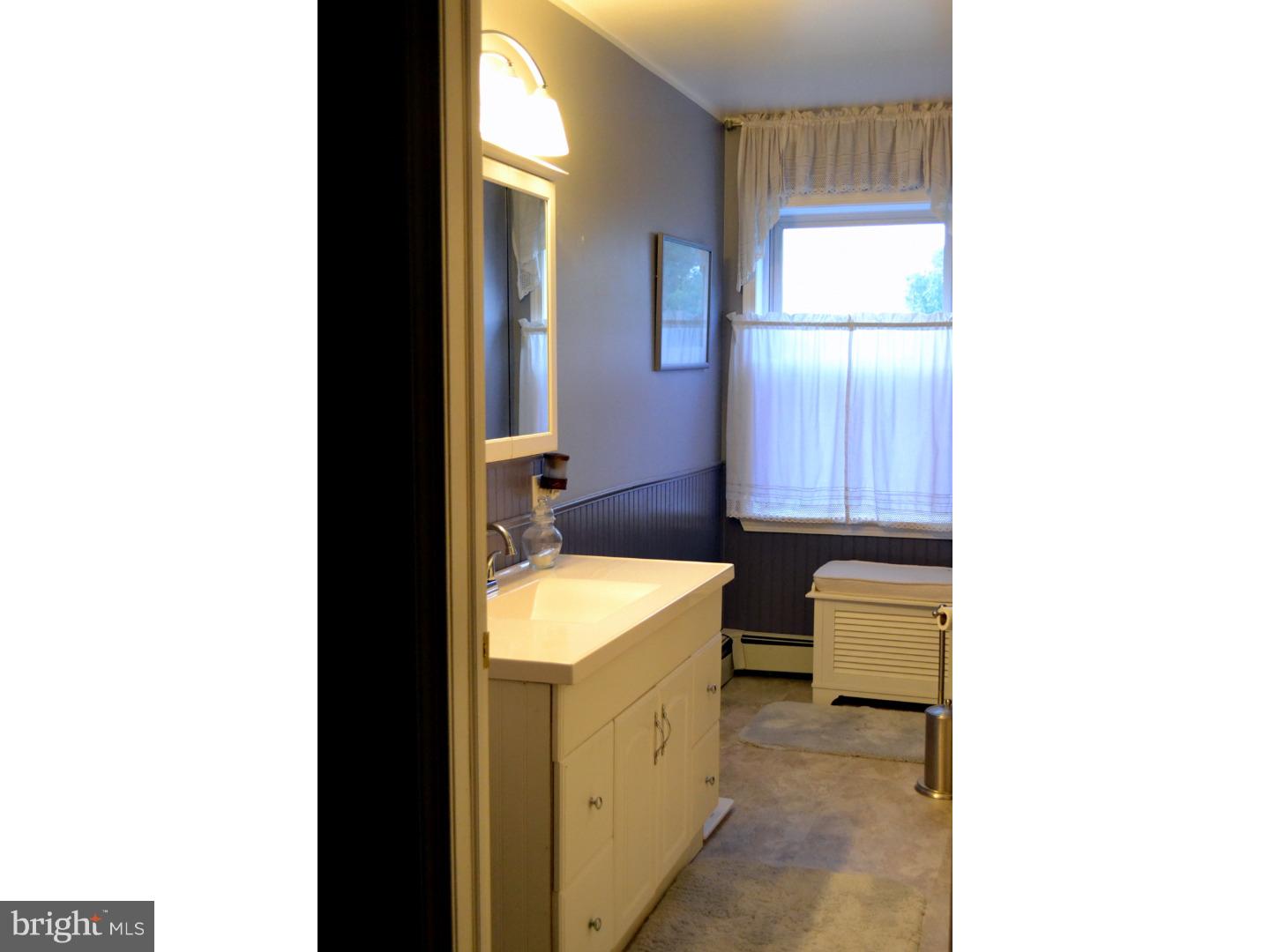141 Oberlin Road Pennsville, NJ 08070 - Photo 18 of 25 Bathroom