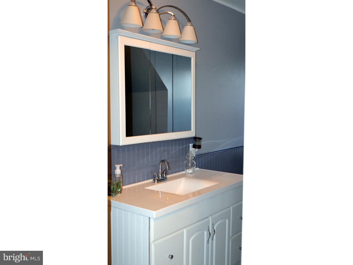 141 Oberlin Road Pennsville, NJ 08070 - Photo 19 of 25 Bathroom