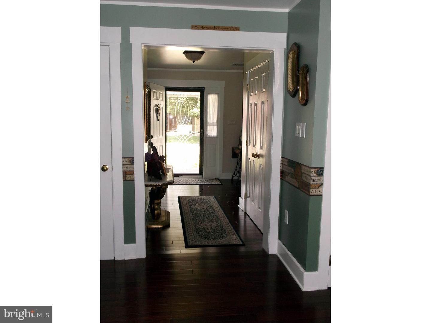 141 Oberlin Road Pennsville, NJ 08070 - Photo 6 of 25 Foyer