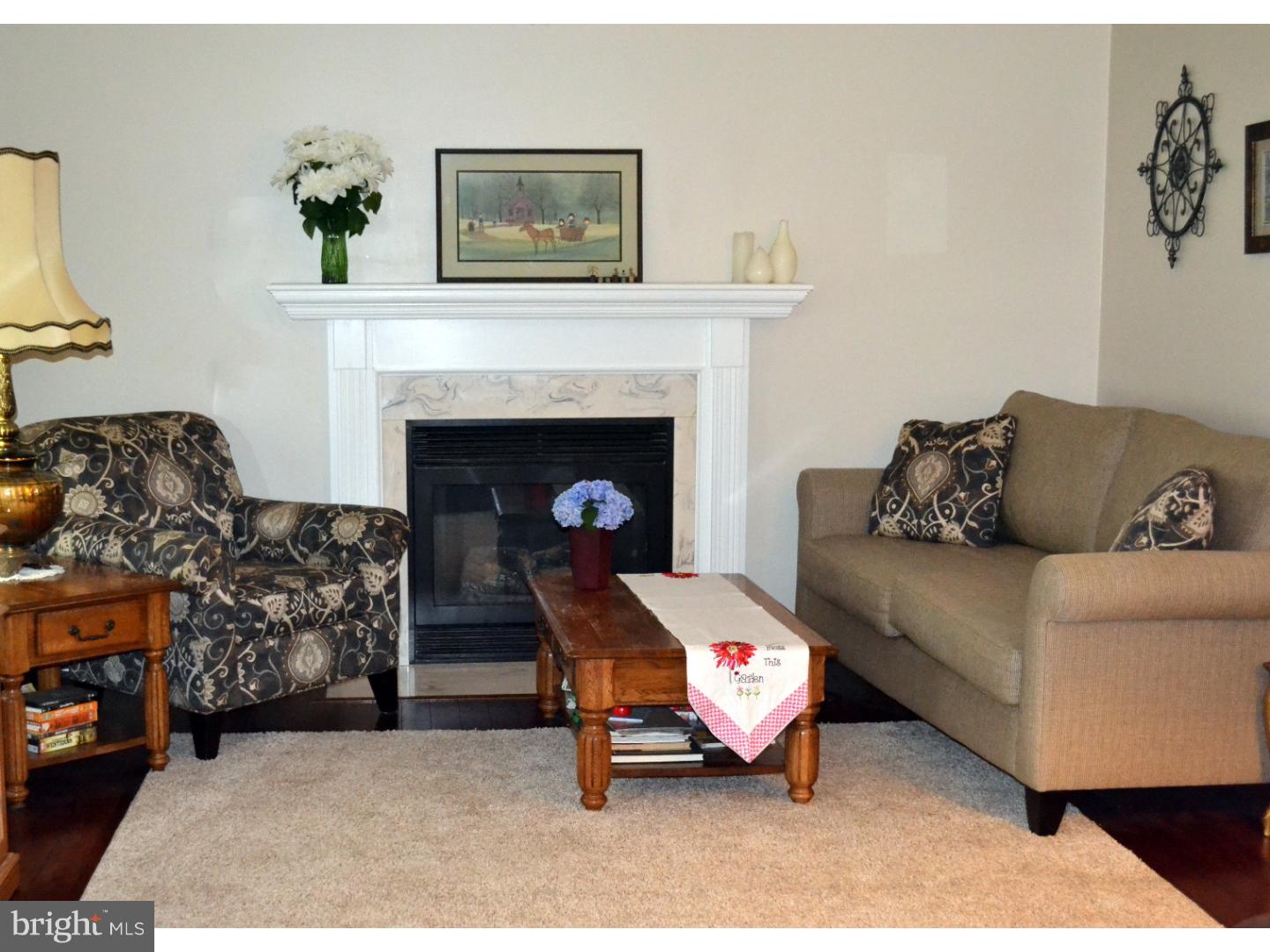 141 Oberlin Road Pennsville, NJ 08070 - Photo 7 of 25 Living Room