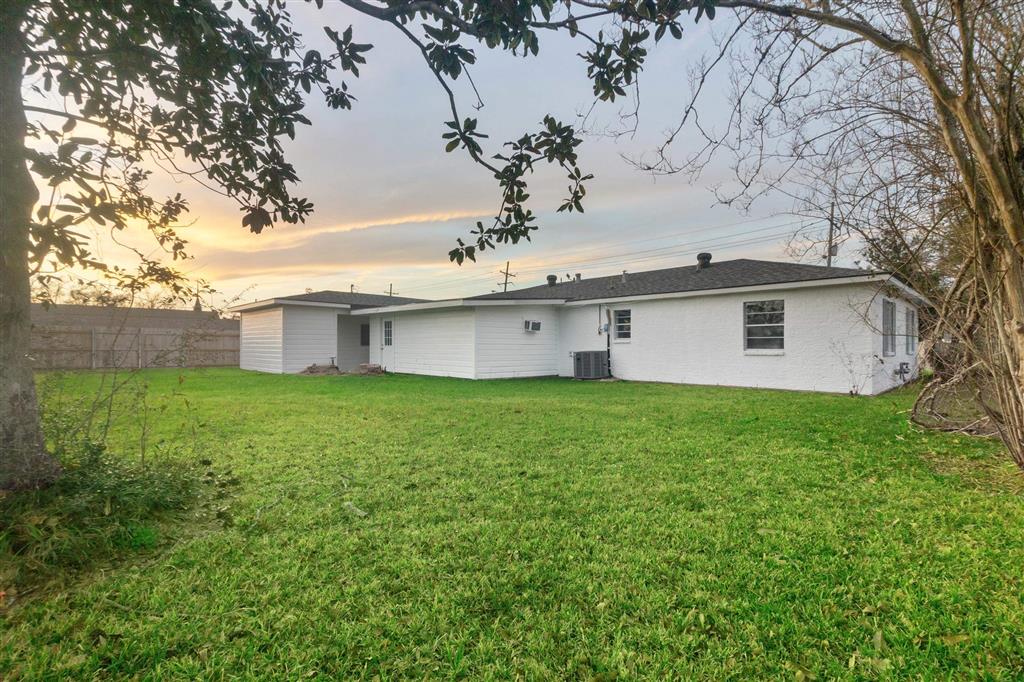 307 West Sale Road Lake Charles, LA 70605 - Photo 16 of 22 Gallery Image 16