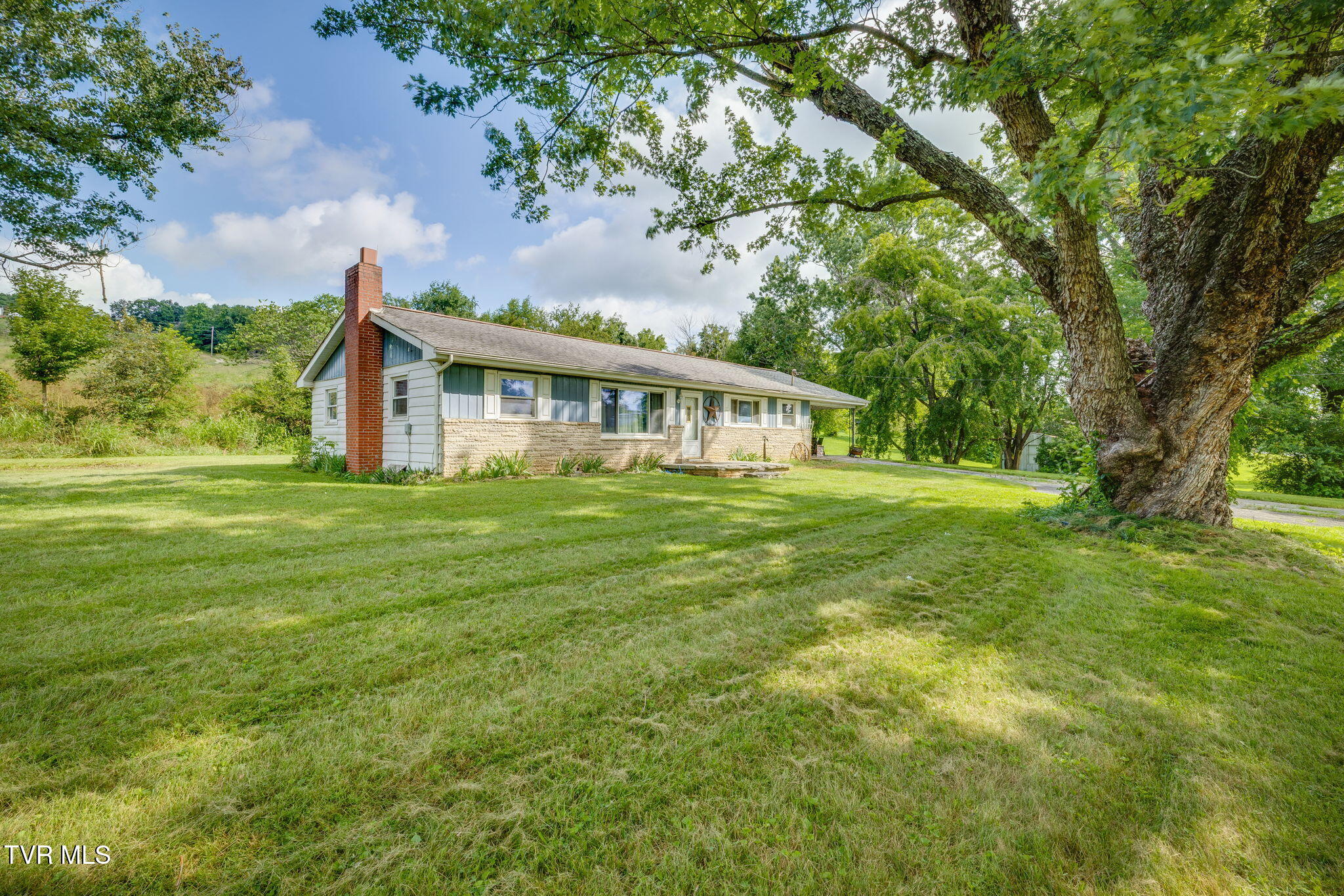 3545 Chuckey Highway Limestone, TN 37681 - Photo 3 of 30 002