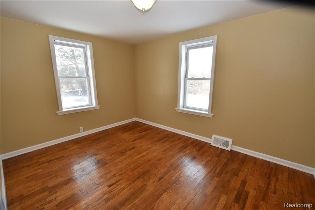 3412 South Center Road Burton, MI 48519 - Photo 18 of 22 DSC_4260.JPG