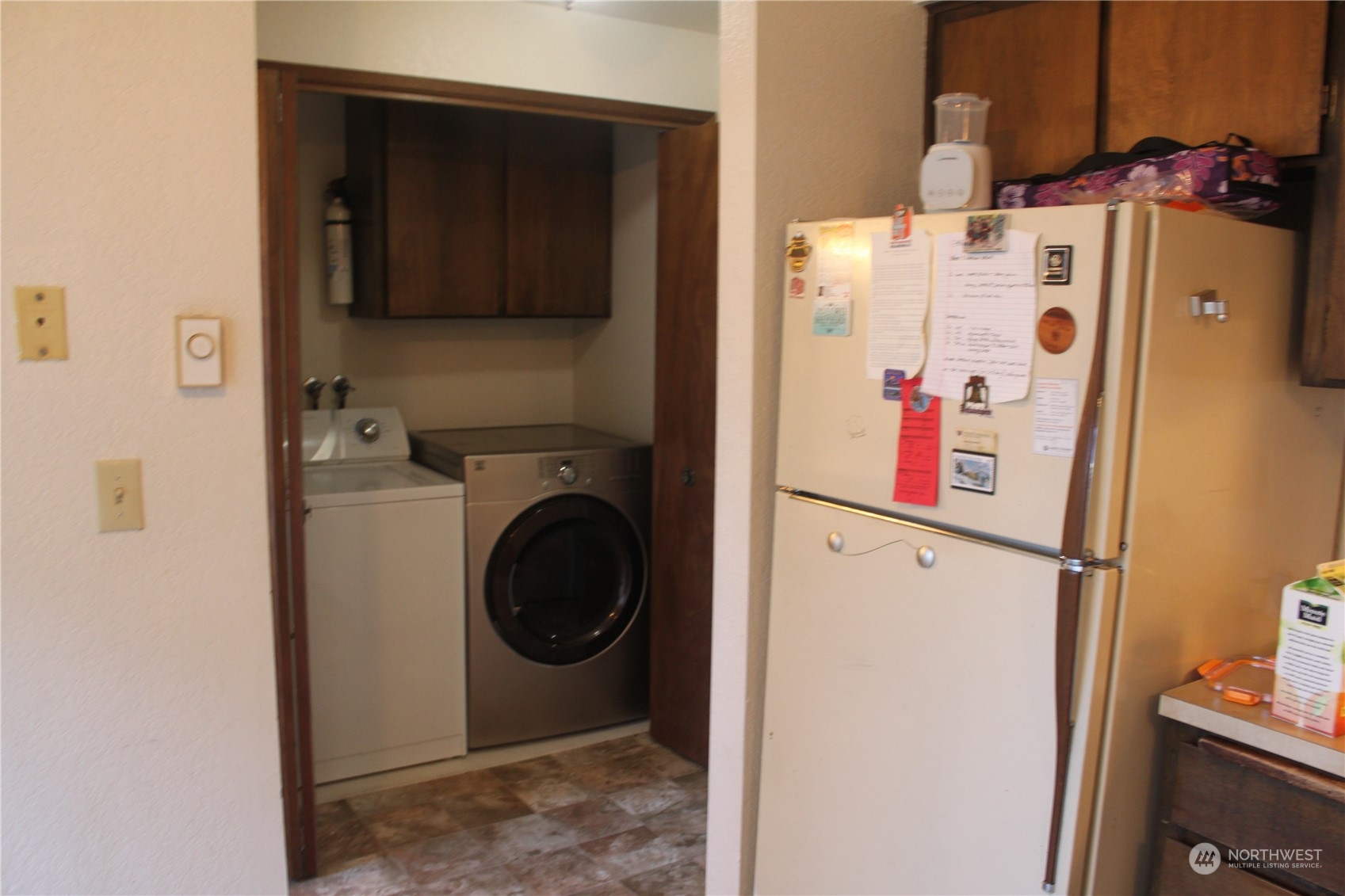 1729 Madison Street Everett, WA 98203 - Photo 14 of 32 a utility room with dryer and washer