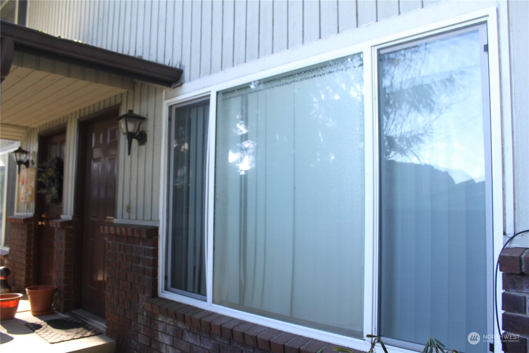 1729 Madison Street Everett, WA 98203 - Photo 5 of 32