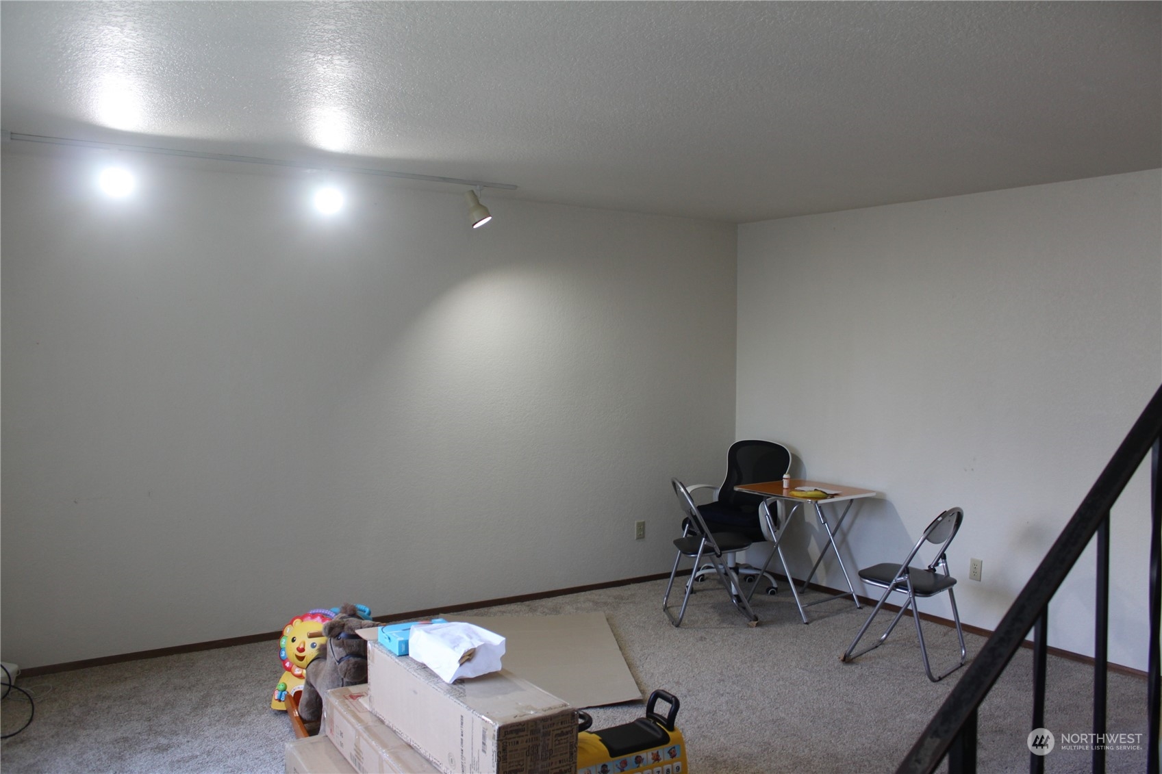 1729 Madison Street Everett, WA 98203 - Photo 8 of 32 a room with gym equipment