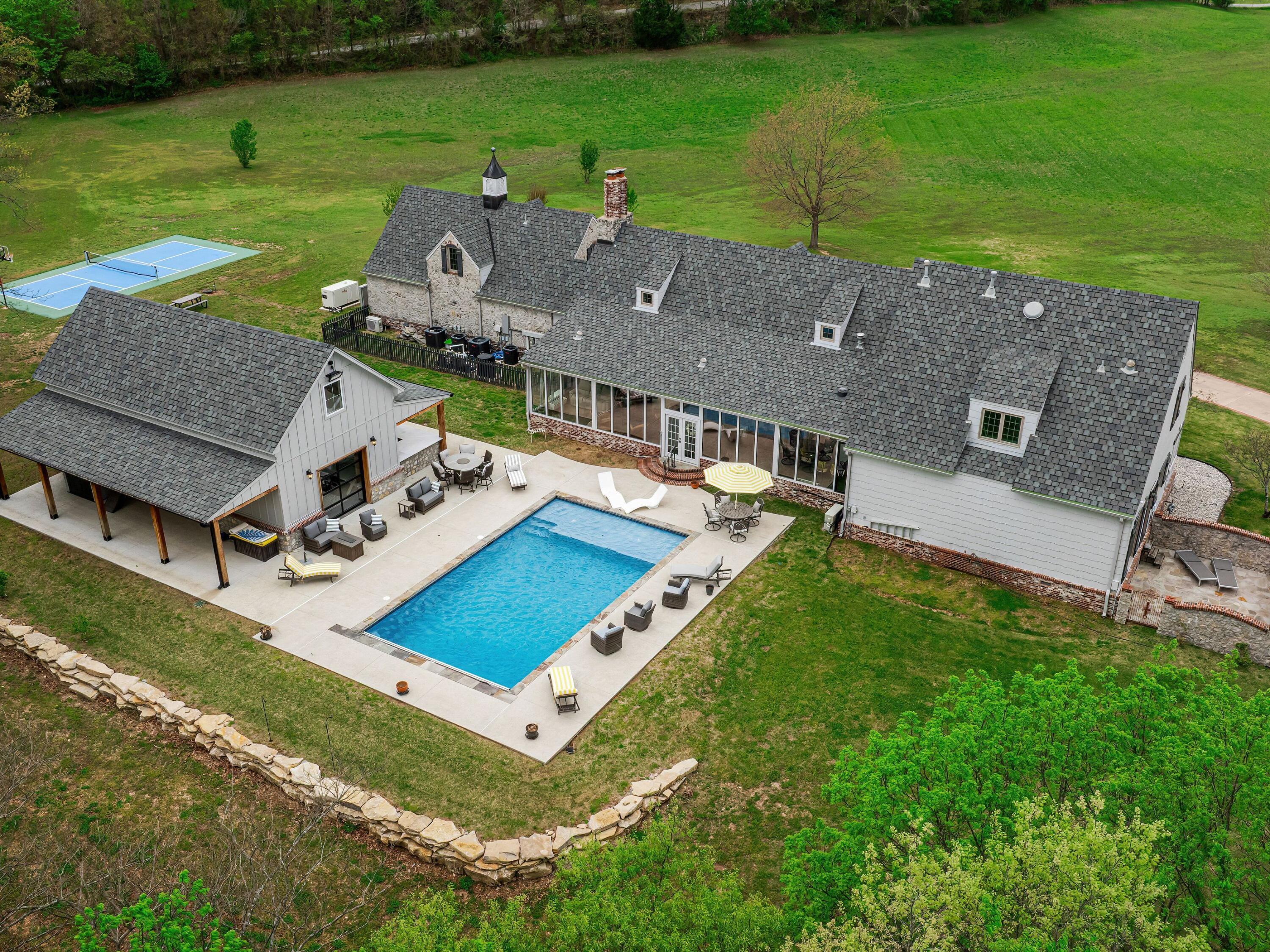 33021 South 625 Road Grove, OK 74344 - Photo 4 of 50 Gallery Image 4