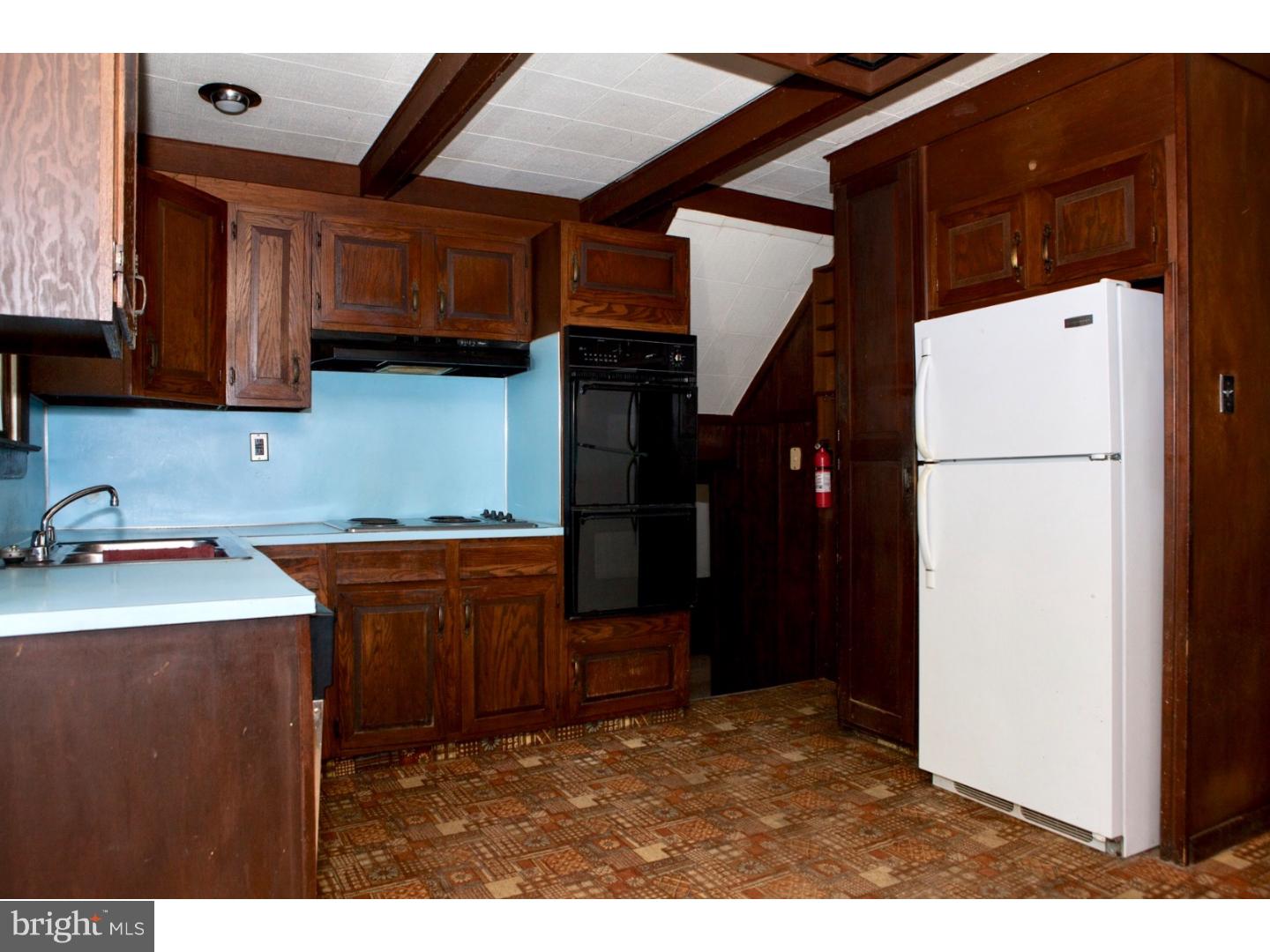 721 Valley Road Phoenixville, PA 19460 - Photo 8 of 25 Kitchen