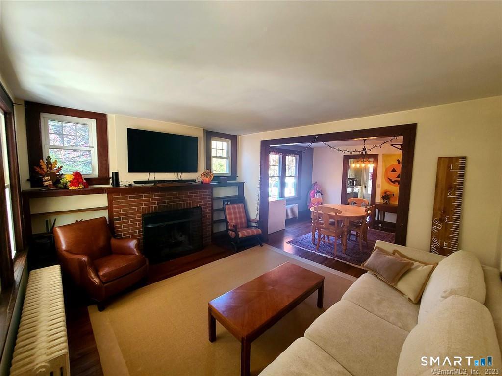 32 Horseshoe Road Wilton, CT 06897 - Photo 3 of 15