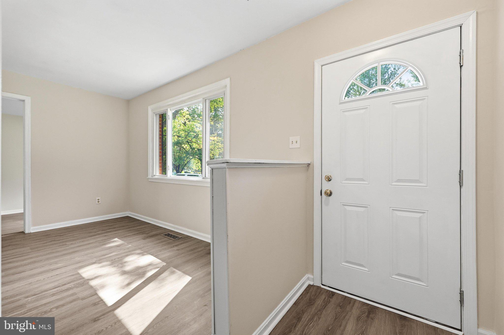8215 Virginia Lane Frederick, MD 21704 - Photo 3 of 51 Foyer