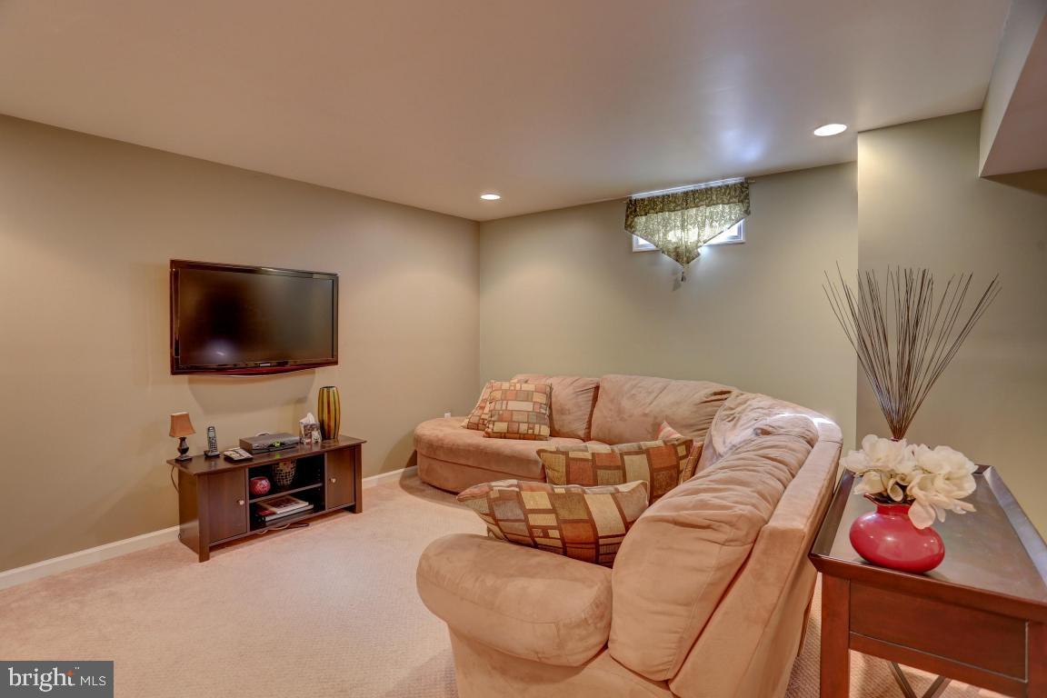 300 Cambridge Lane Lititz, PA 17543 - Photo 22 of 30