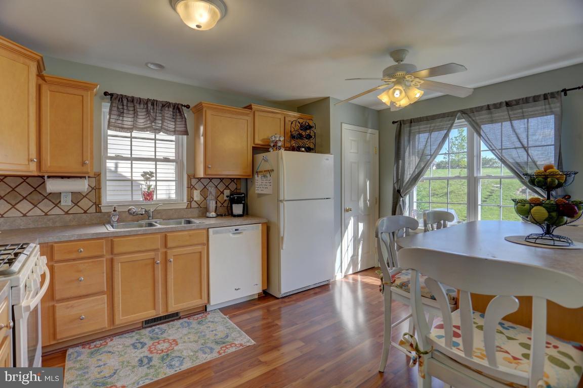 300 Cambridge Lane Lititz, PA 17543 - Photo 9 of 30