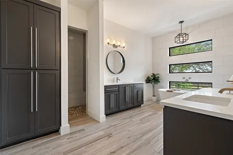 $1,875,000 | 3921 County Road 258, Liberty Hill, TX 78642