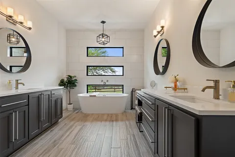 $1,875,000 | 3921 County Road 258, Liberty Hill, TX 78642