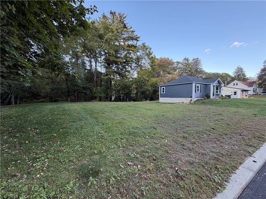 65 Angus Street Coventry, RI 02816 - Photo 3 of 20