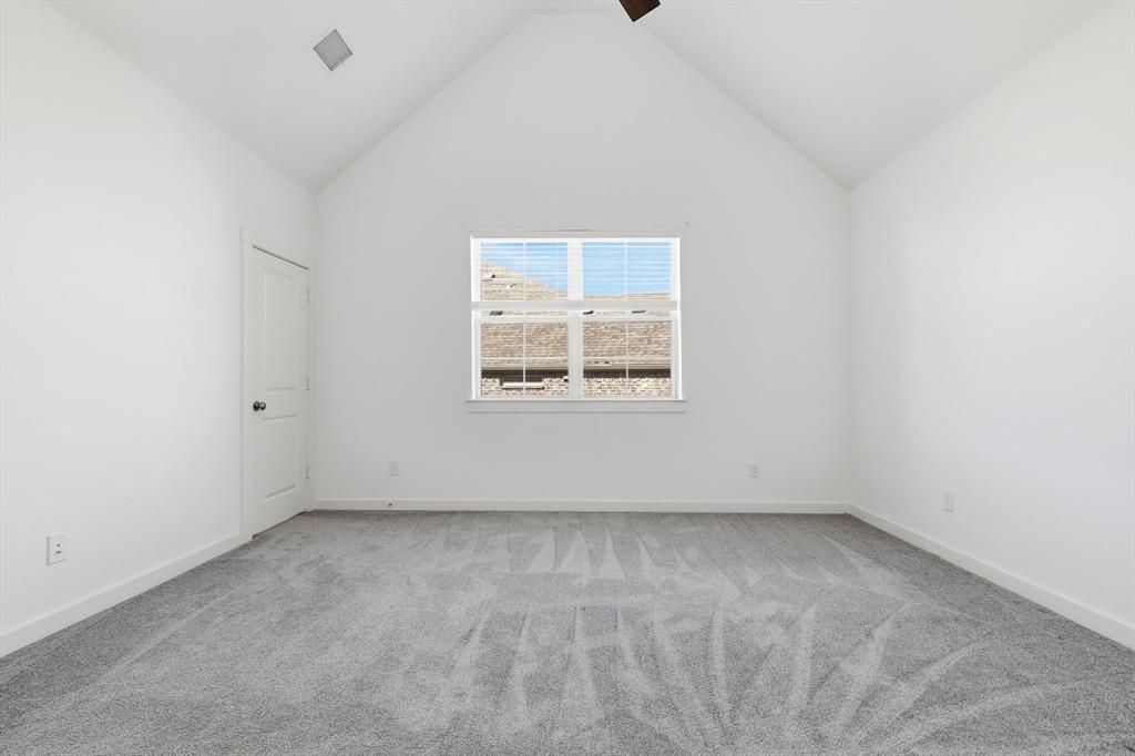 531 Cobblestone Lane Irving, TX 75039 - Photo 25 of 39 an empty room with a window