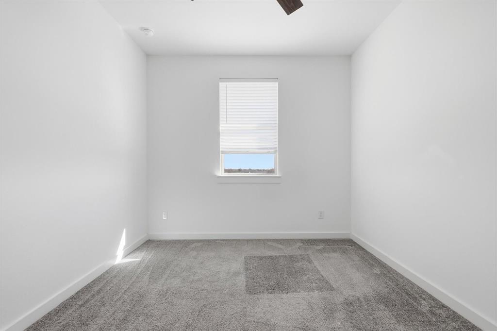 531 Cobblestone Lane Irving, TX 75039 - Photo 28 of 39 an empty room with a window