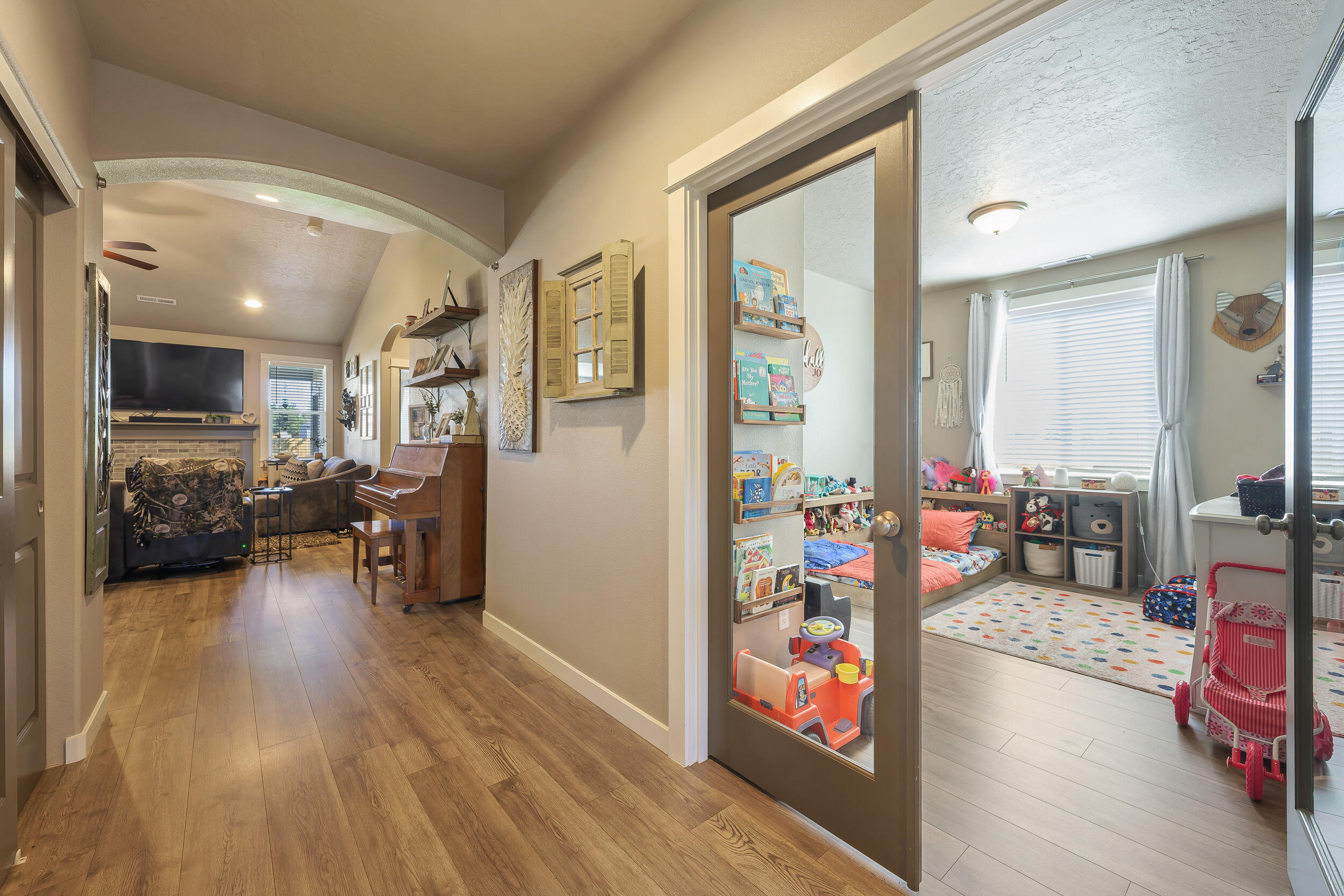 3370 Northwest 15th Street Redmond, OR 97756 - Photo 8 of 27 a living room with furniture and a flat screen tv
