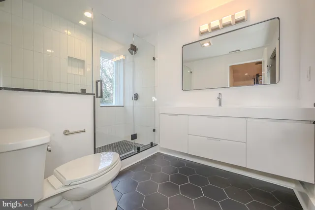 $5,200 | 1328 Maryland Avenue Northeast, Unit 3, Washington, DC 20002