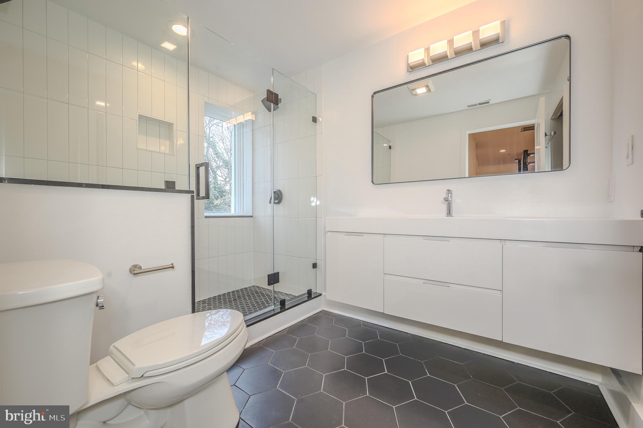 1328 Maryland Avenue Northeast, Unit 3 Washington, DC 20002 - Photo 13 of 20 Full bathroom 2