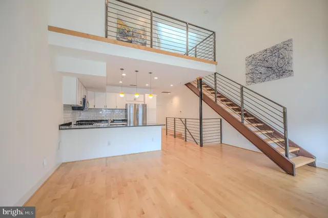 $5,200 | 1328 Maryland Avenue Northeast, Unit 3, Washington, DC 20002